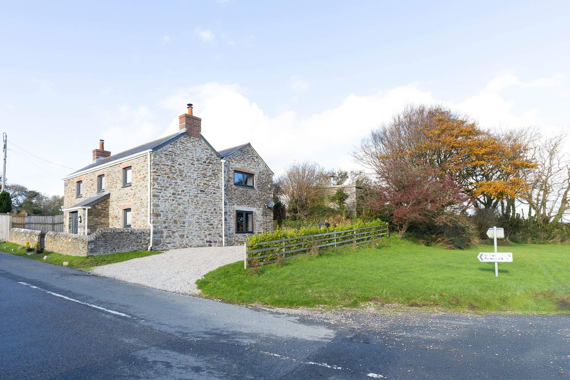 Access is easy to Plain An Gwarry which is found just off the road that leads to Gorran. 