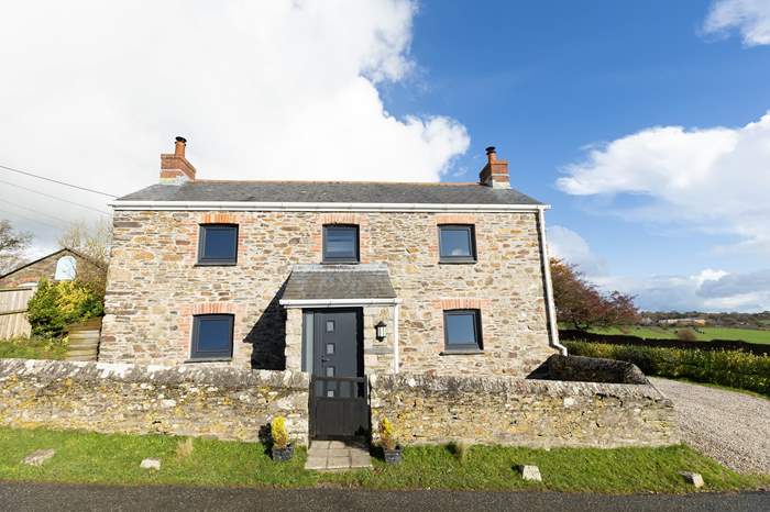 Plain An Gwarry is a 4 bedroom, dog friendly cottage near Mevagissey, South Cornwall.