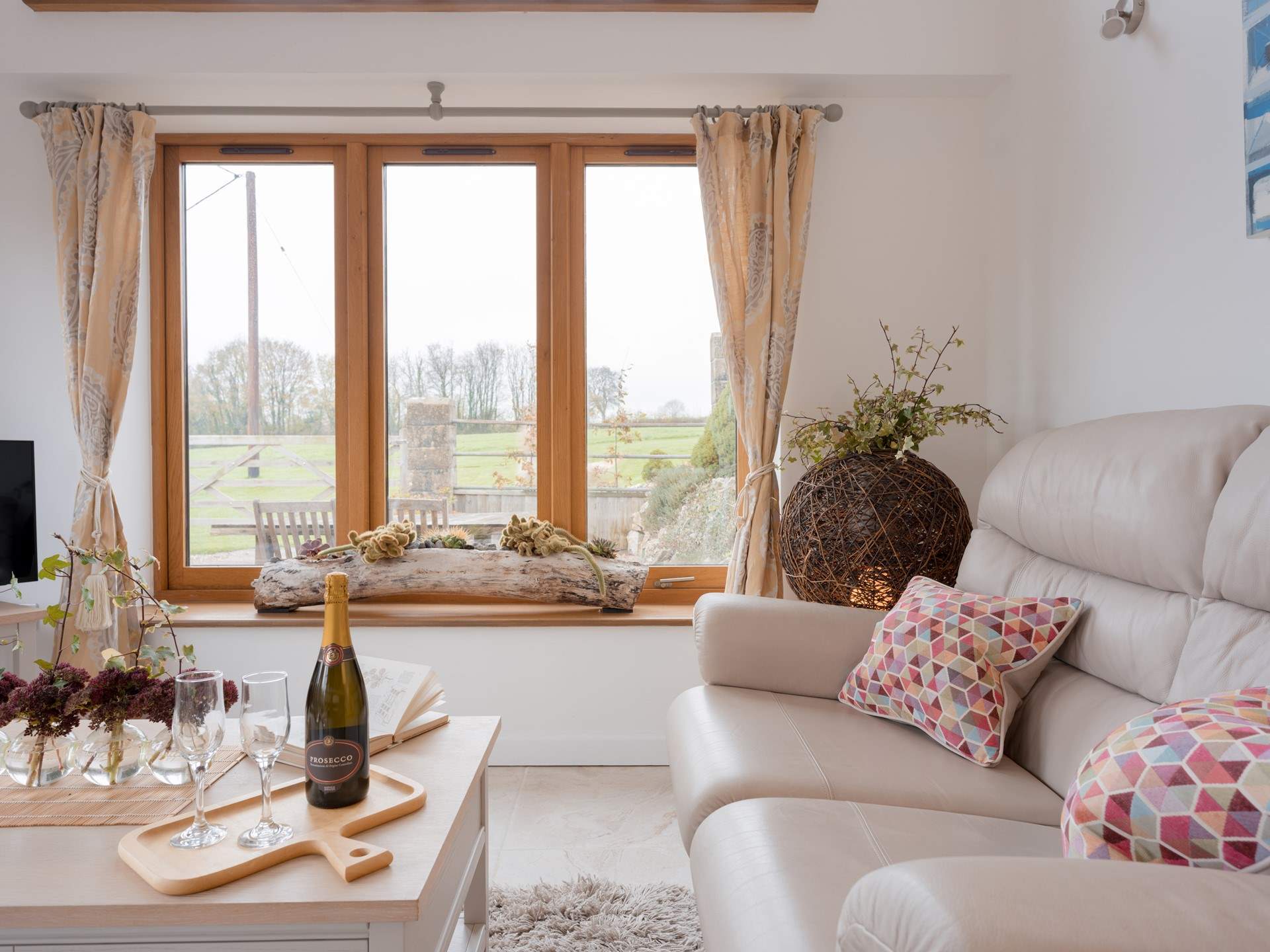 The living space has been positioned to make the most of the paddock views and is quite the spot to relax, put your feet up and let the day drift by.