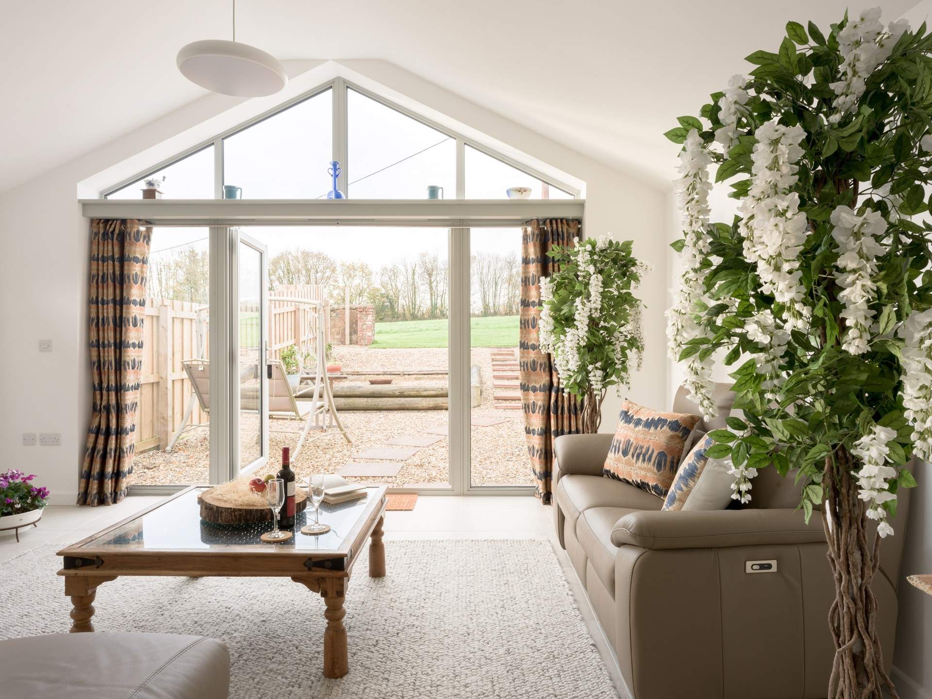 The Byre is one of the most meticulous agricultural conversions that you will ever have the pleasure to visit. Carefully curated to create a serene space to unwind and idle away the hours within the backdrop of the famous Blackdown Hills.