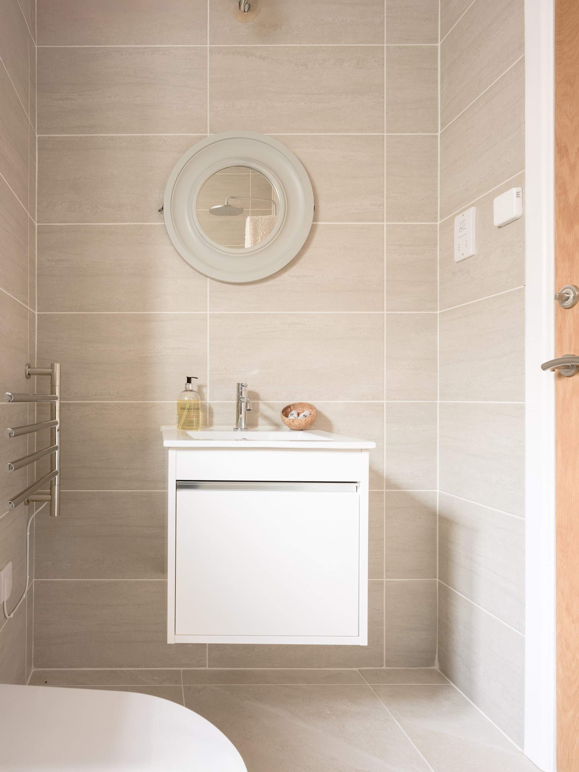 The styling in the shower-room is so tranquil and calming.