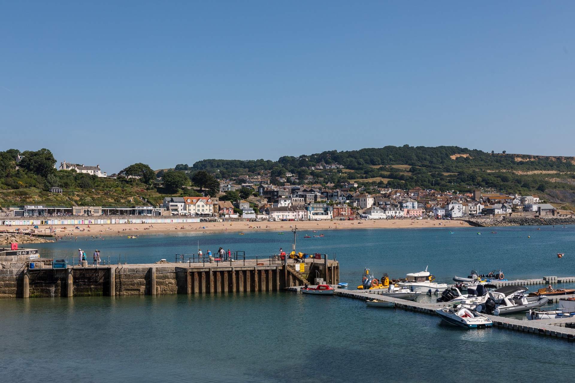 Enjoy a visit to Lyme Regis just 30 minutes away!
