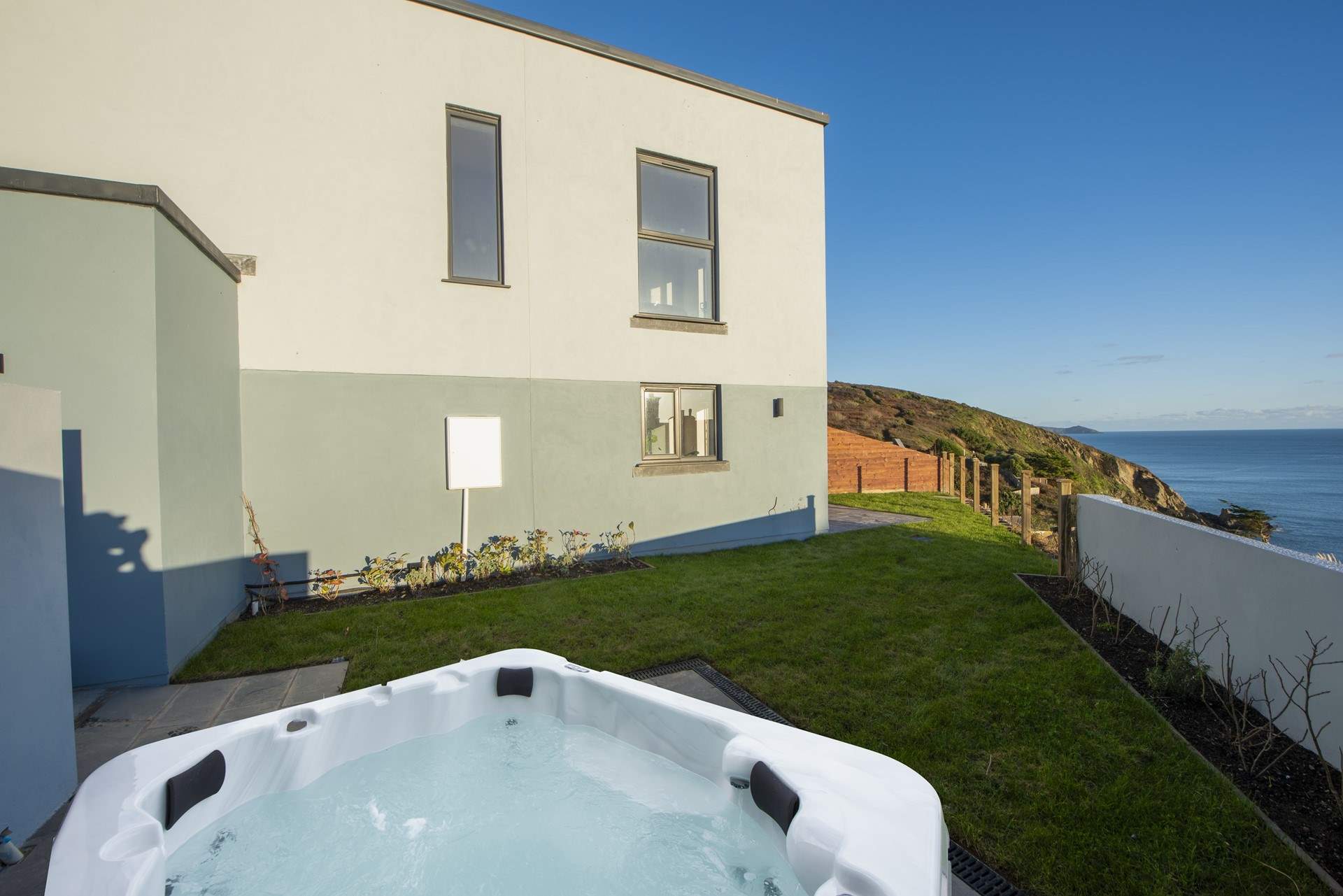 Welcome to Cirrhata.