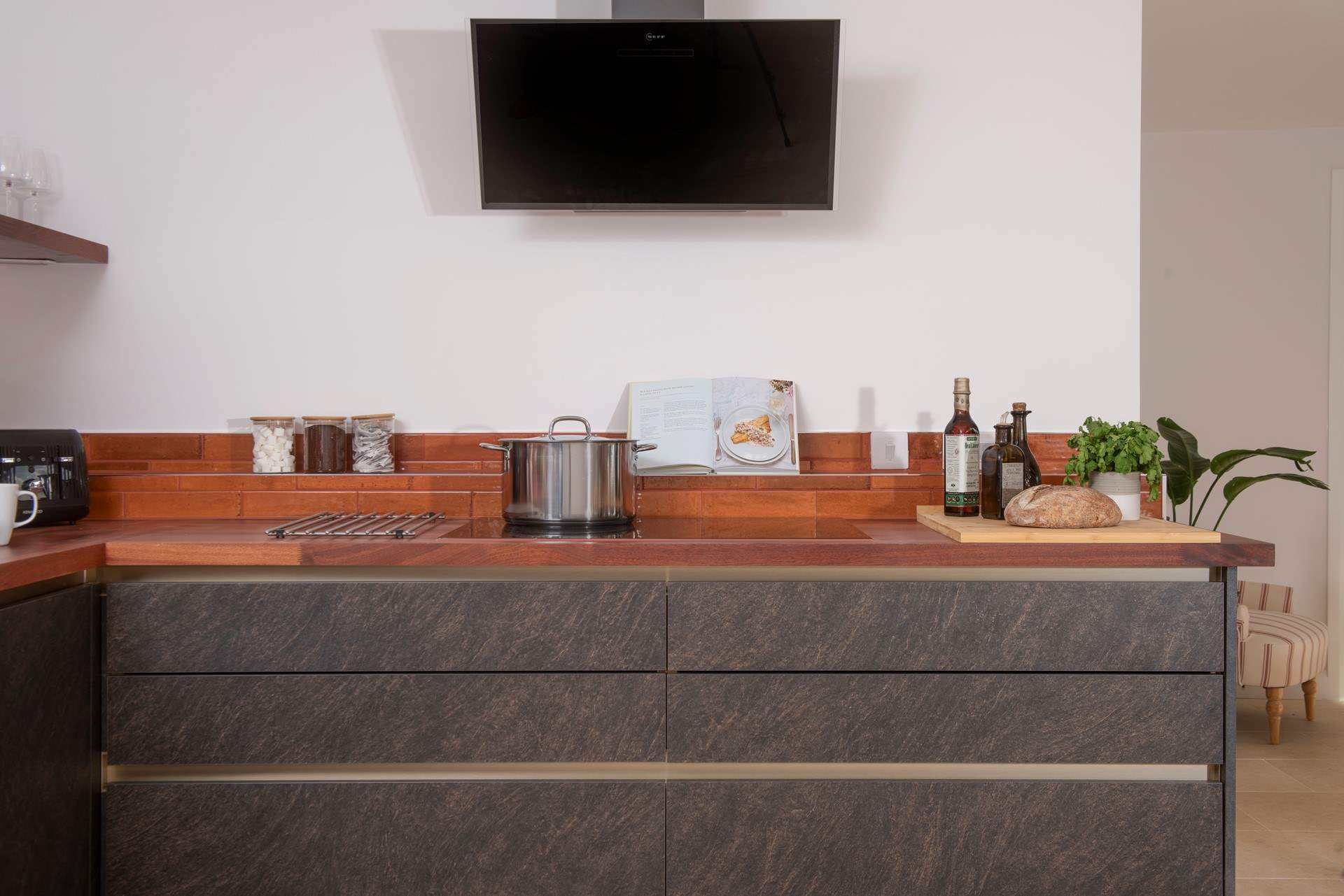 Plenty of room for all to help prepare holiday meals.