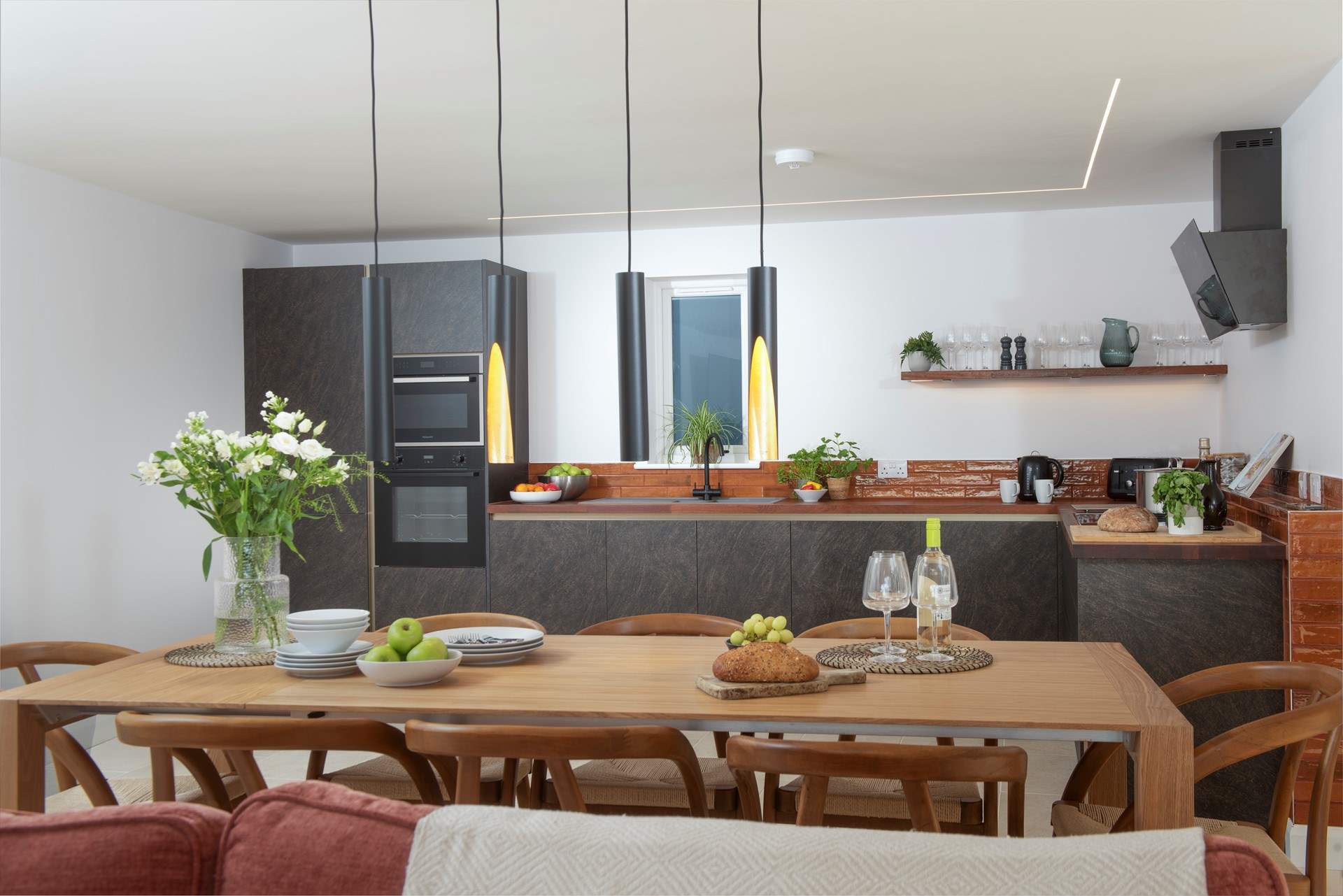 Enjoy mealtimes together whilst holidaying at Cornica.