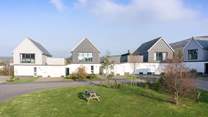 Welcome to 7 Bay View in the heart of Croyde with the beach and village a short stroll away. 