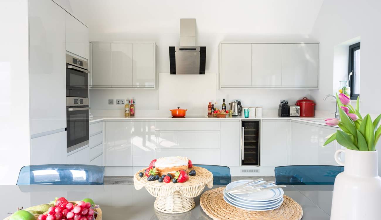 The chef will always be part of the fun thanks to the open plan set out.