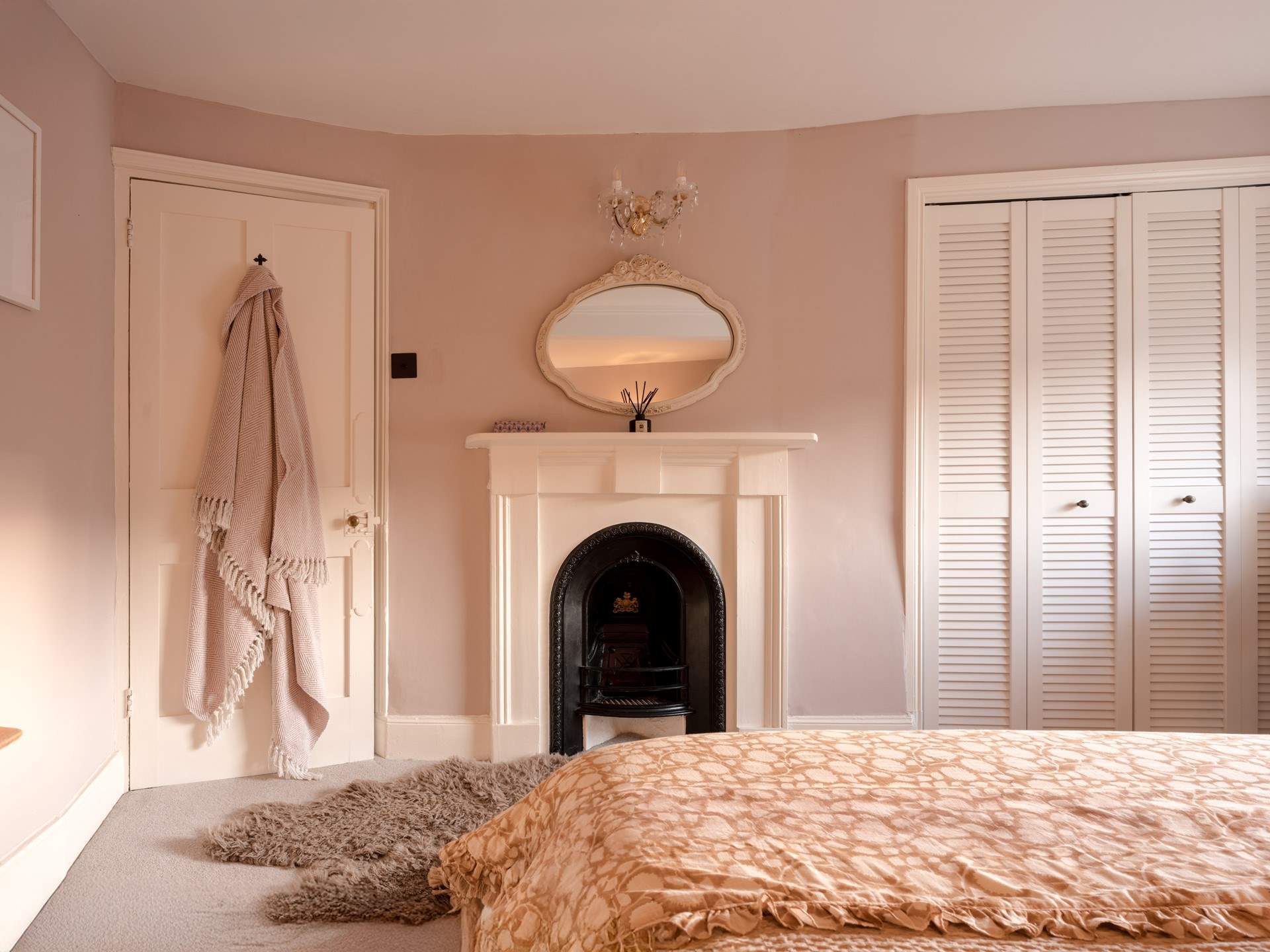 The first bedroom is a perfect example of pared back style, space and light. Just a wonderful room with a sumptuous king-size bed.