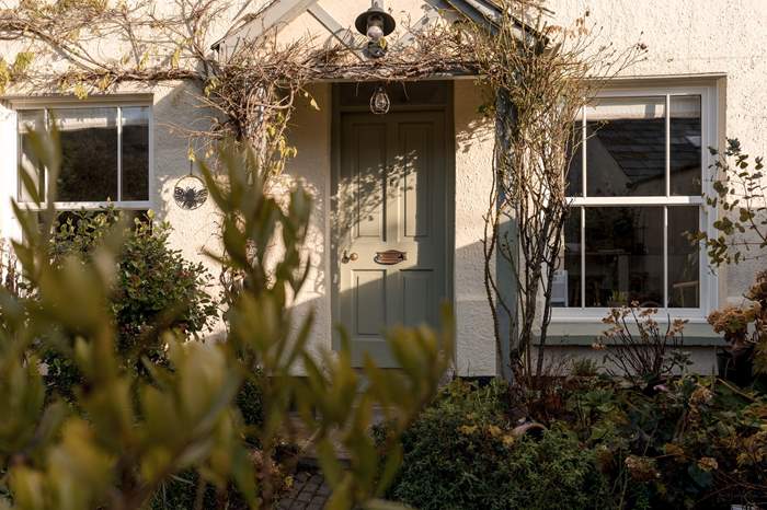 Snowdrop Cottage is a 2 bedroom, dog friendly self catering cottage in Dulverton, Somerset.