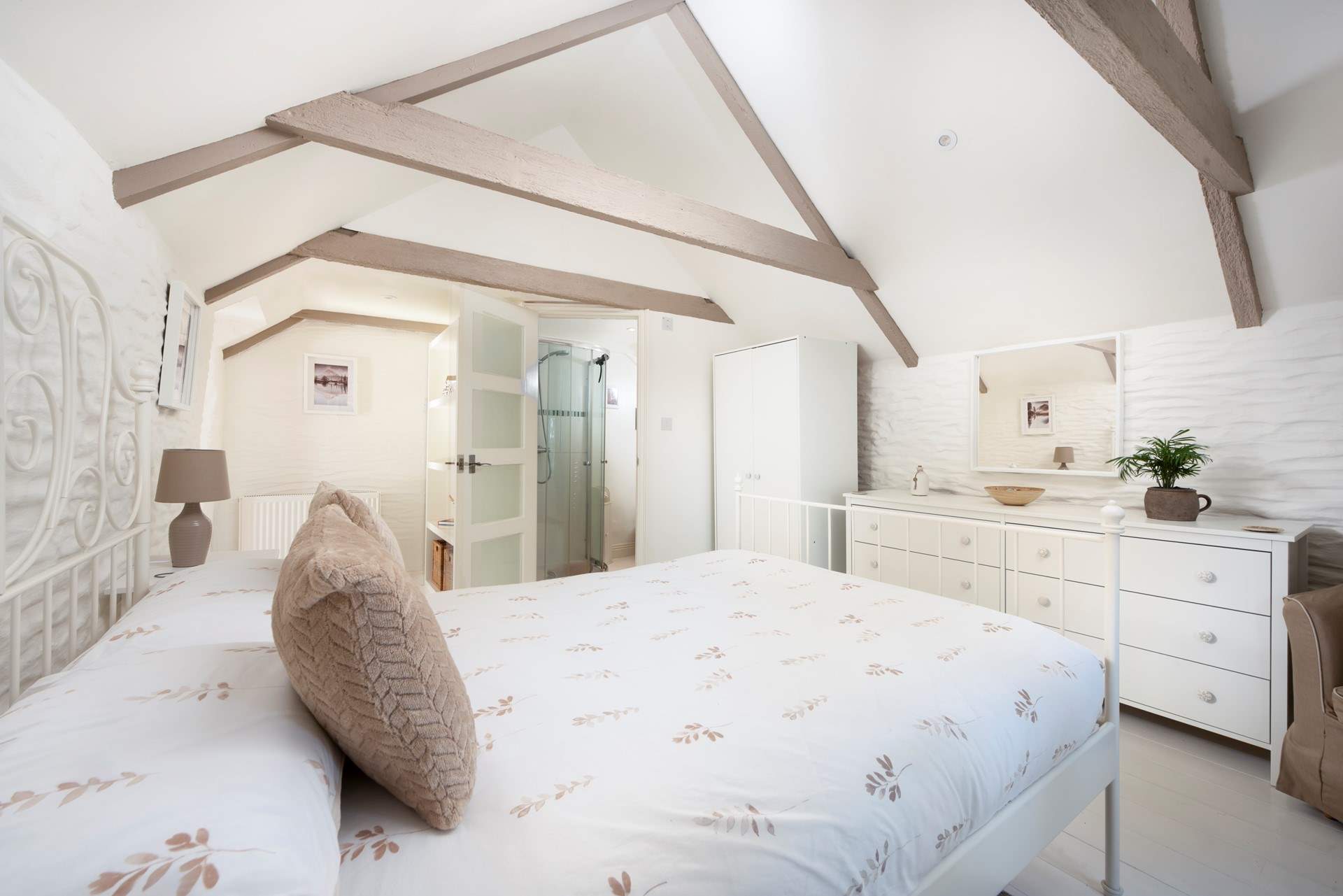 Bedroom 3 also has the luxury of an en suite shower-room.