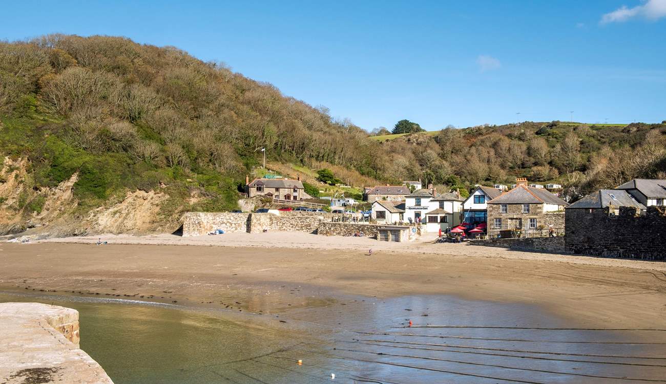 There are beaches to delight on both the south and north coasts.