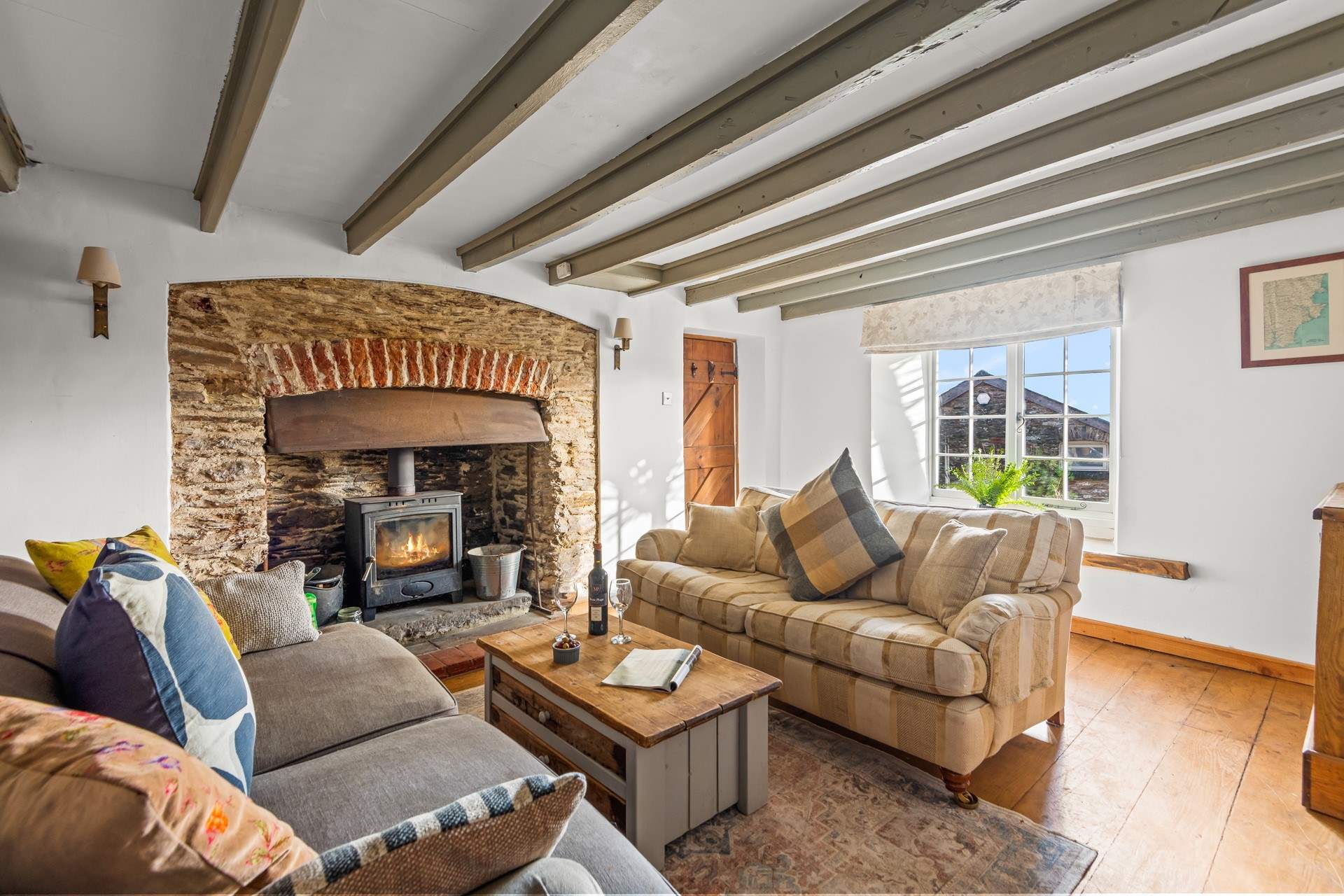 Relaxing and planning tomorrow's adventures in this cosy sitting-room is something to look forward to.