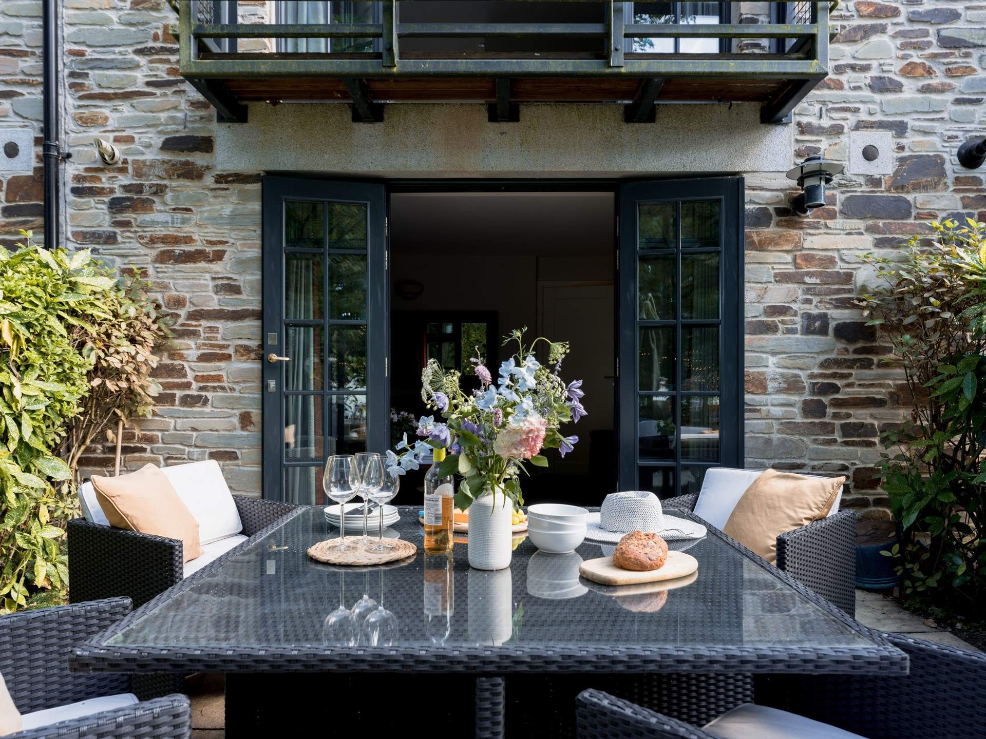 Dining on the terrace, what could be better.