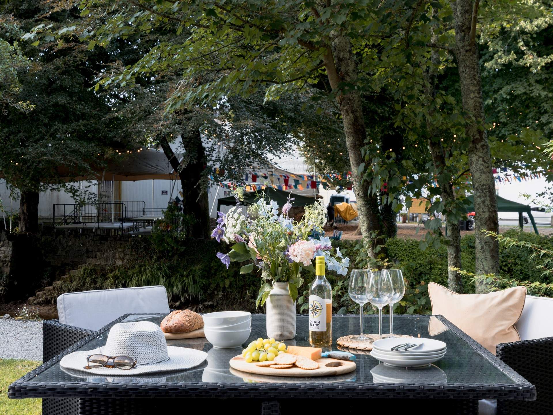 Treat yourself to a well deserved break at our riverside retreat.