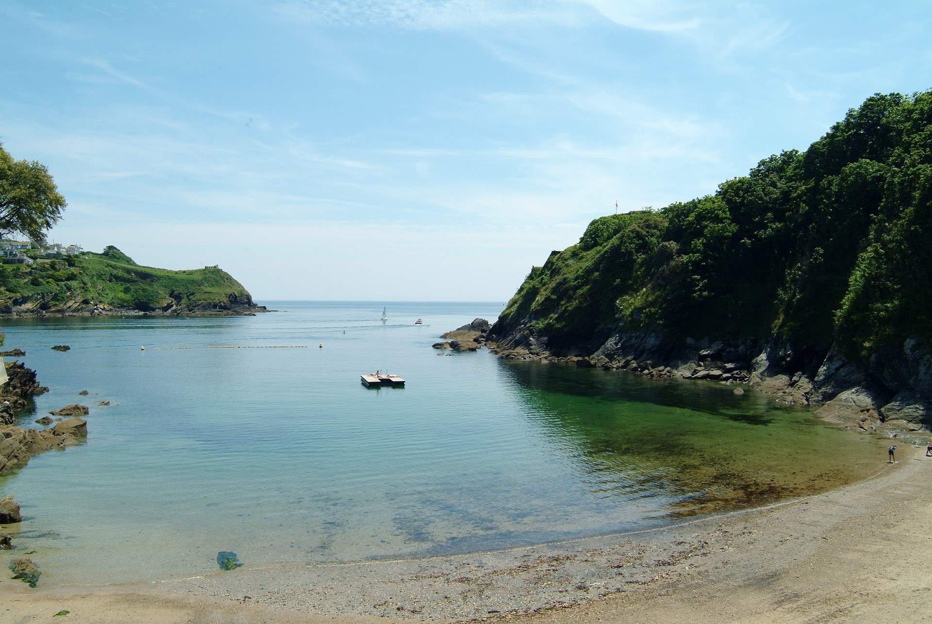 There are sheltered bays and coves to discover all along the south coast.