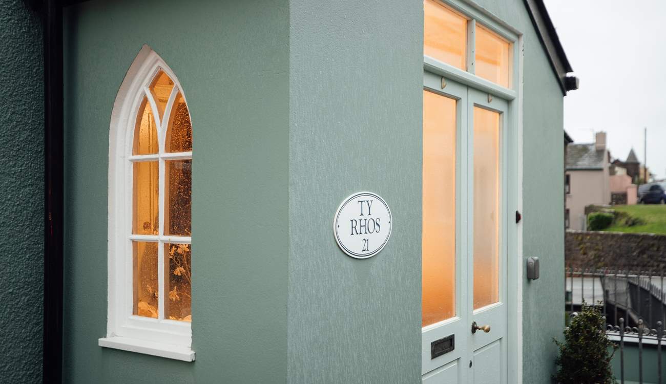 From Ty Rhos take the short walk to all the amenities and choice of good eateries in the town, or stroll down the hill to the harbour at Lower Town. 