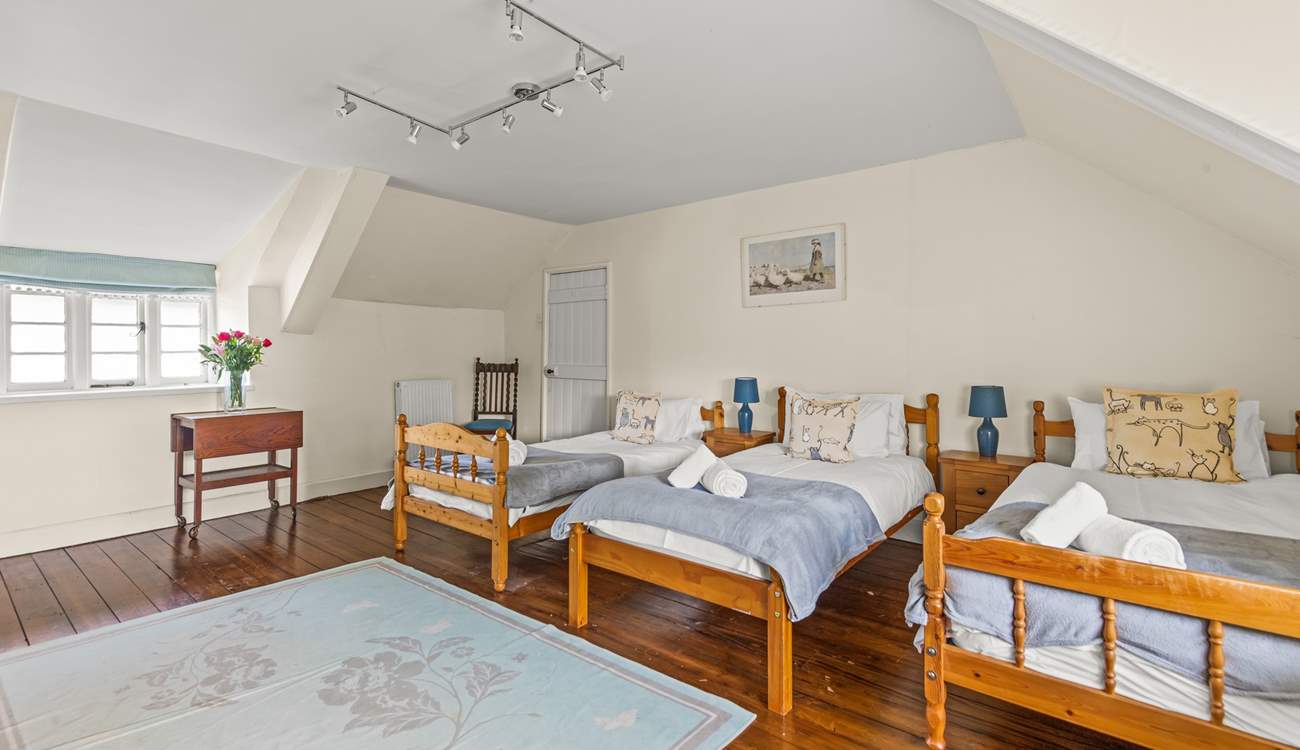 The children's room is a great space. Plenty of space to enjoy a jigsaw or any other game they fancy.