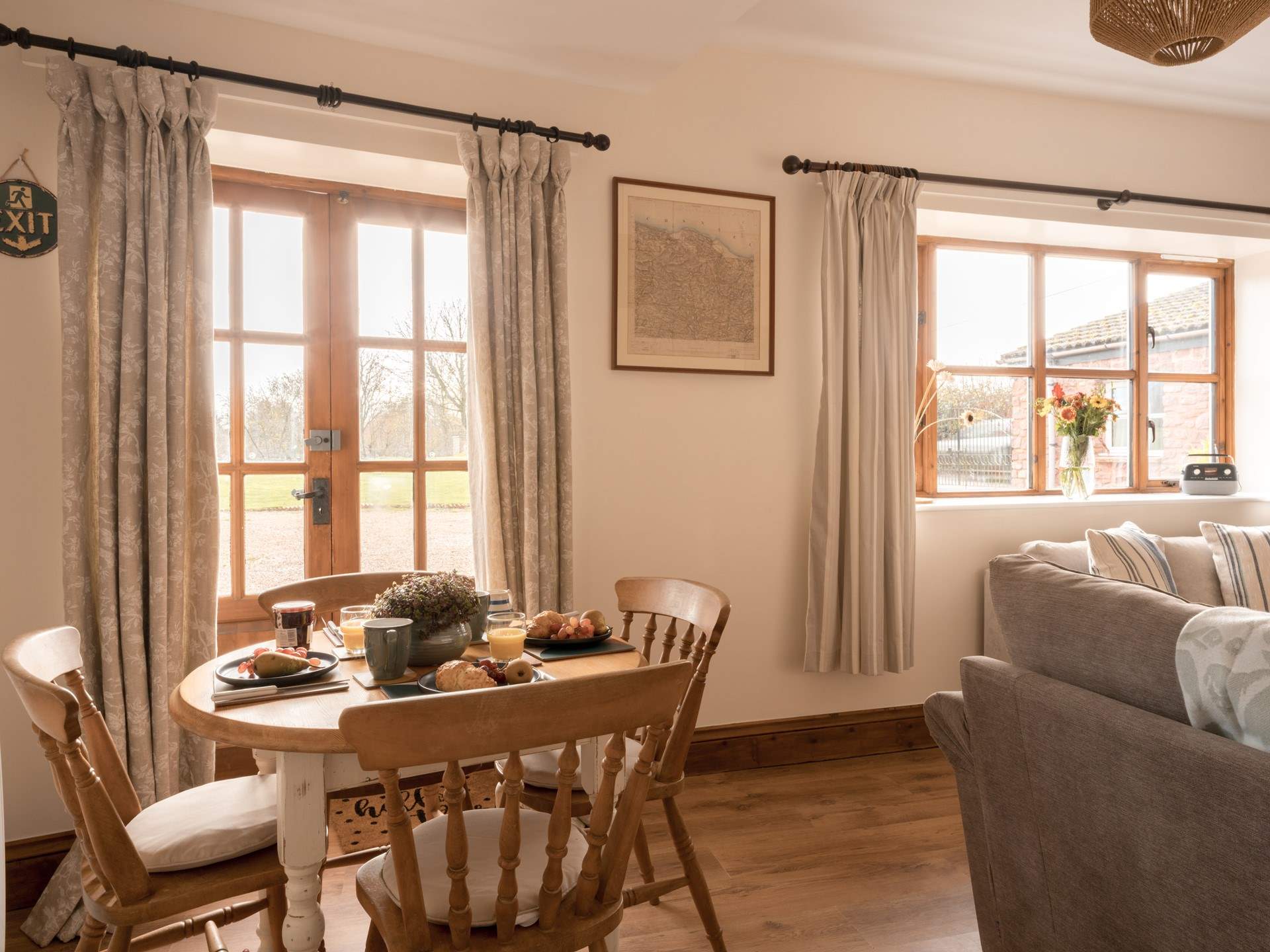 Just the perfect spot for the dining-area. Imagine a tasty feast with the doors open on a lovely warm day.