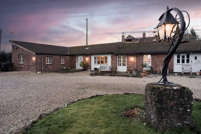 The Old Dairy is a 2 bedroom self catering cottage near Taunton, Somerset.
