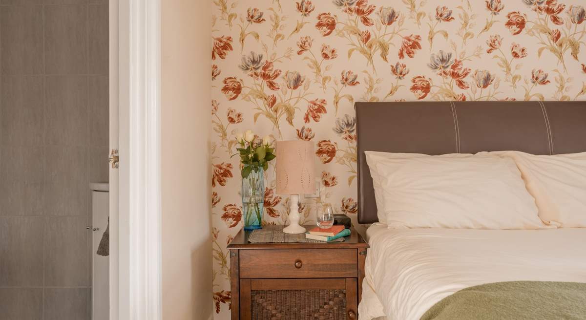 There's also a handy en suite shower-room...