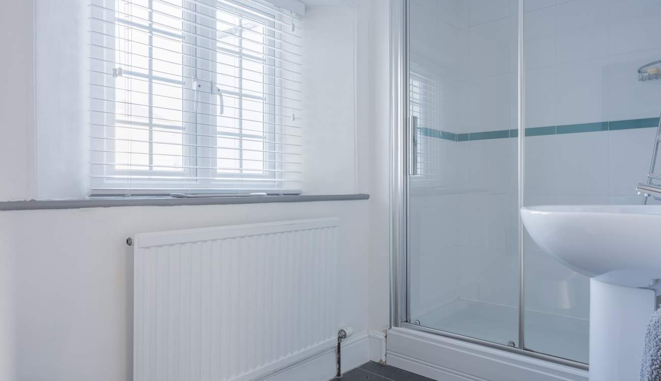 Rinse off those sandy toes in the family shower-room.