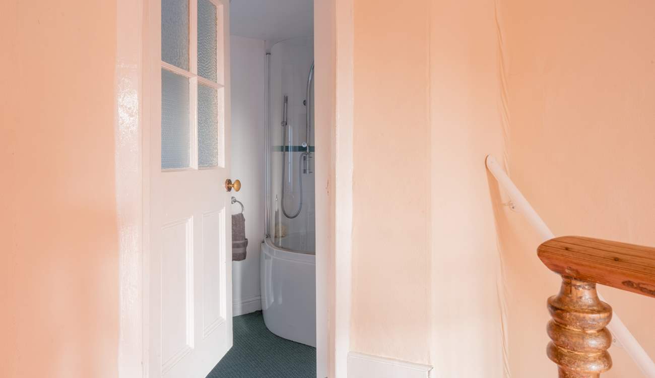 As you climb the stairs you will find the bathroom on the split-landing - please take care.