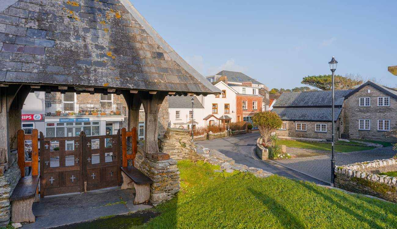 Looking back across to Barricane House.