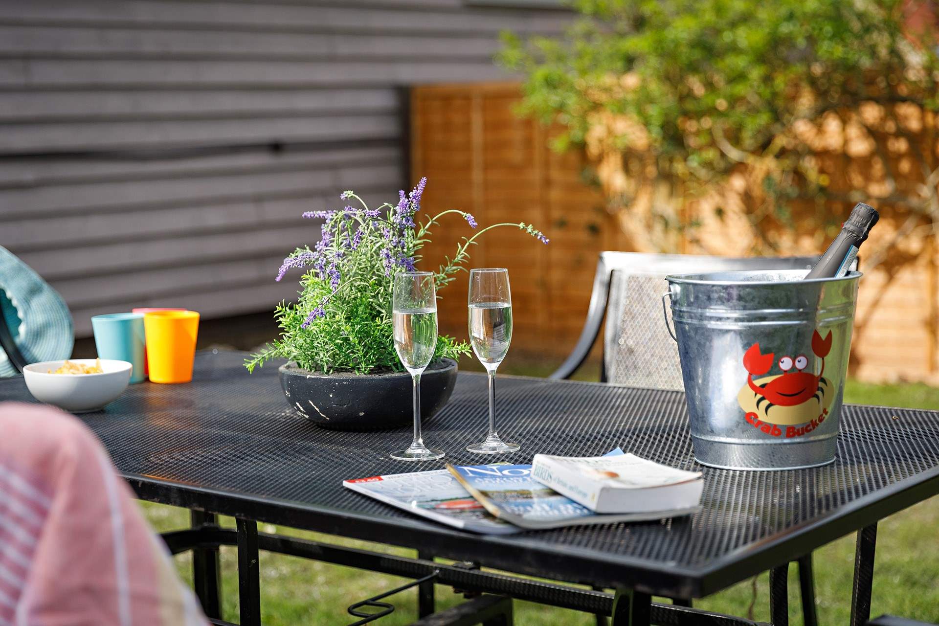 Chill out in the garden whilst the kids hit the beach!