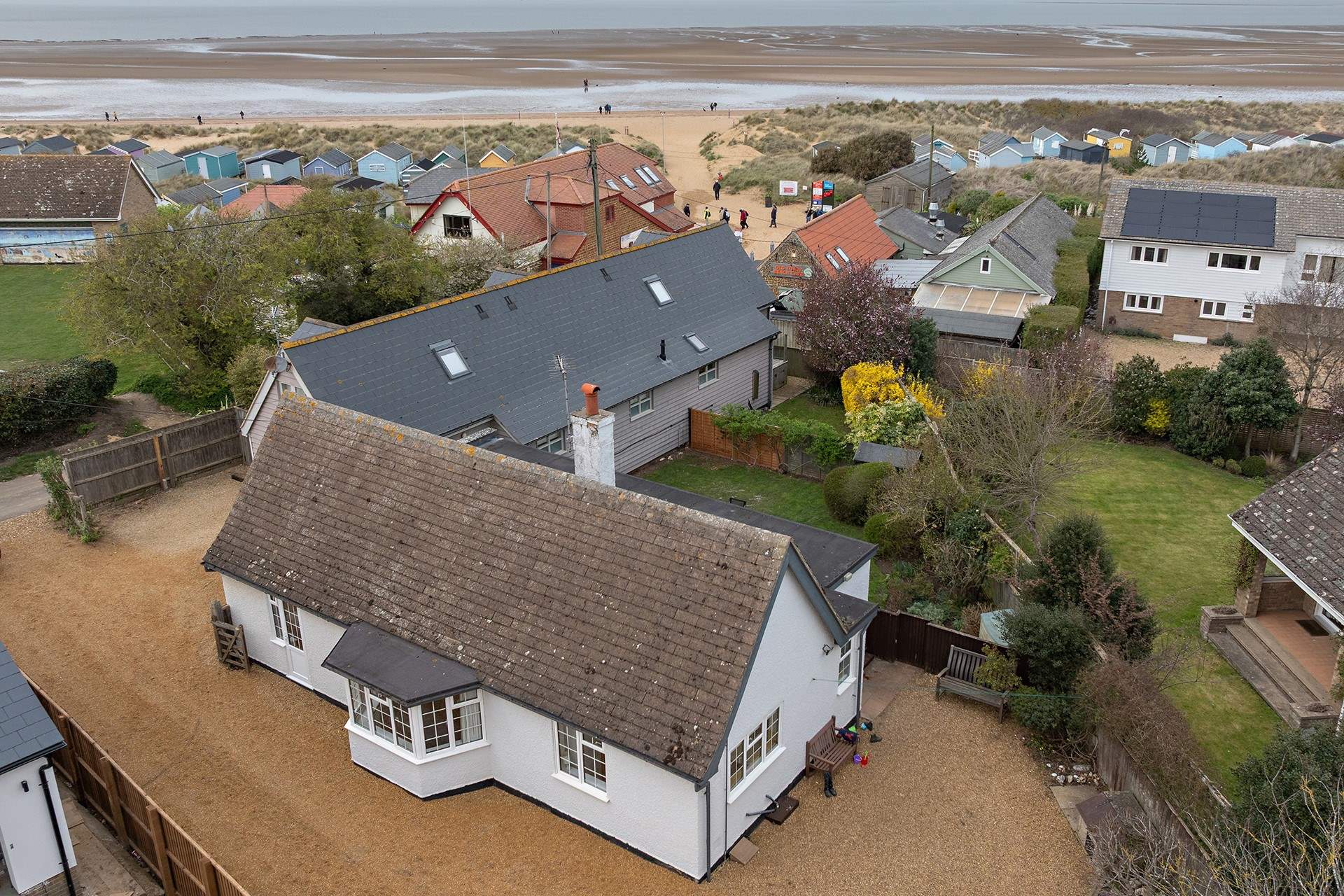 Welcome to Dormy House, dog-friendly and with ample parking, just a stone's throw from the stunning beaches of Old Hunstanton and popular Beach Cafe.
