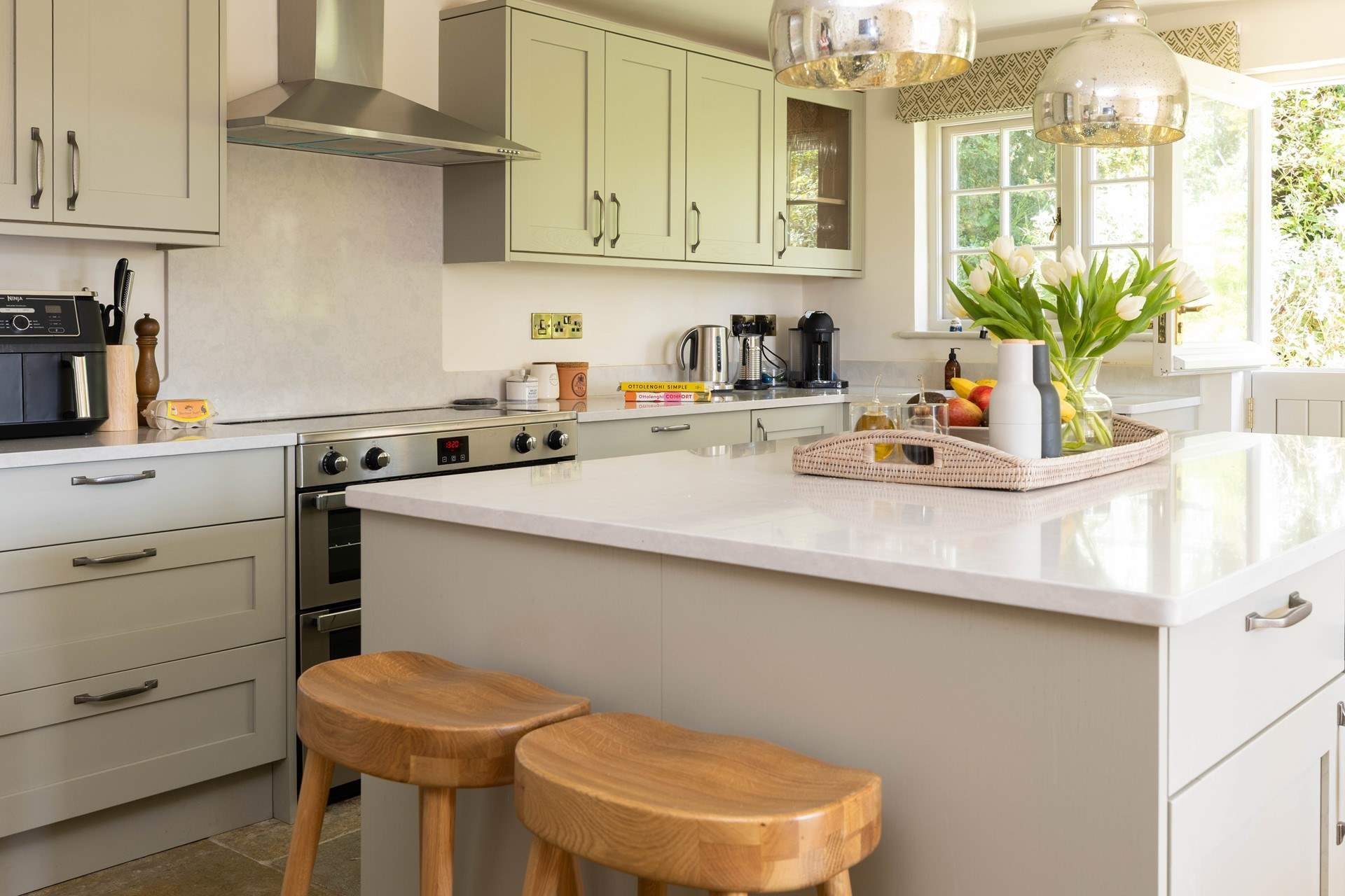 The stylish kitchen. 