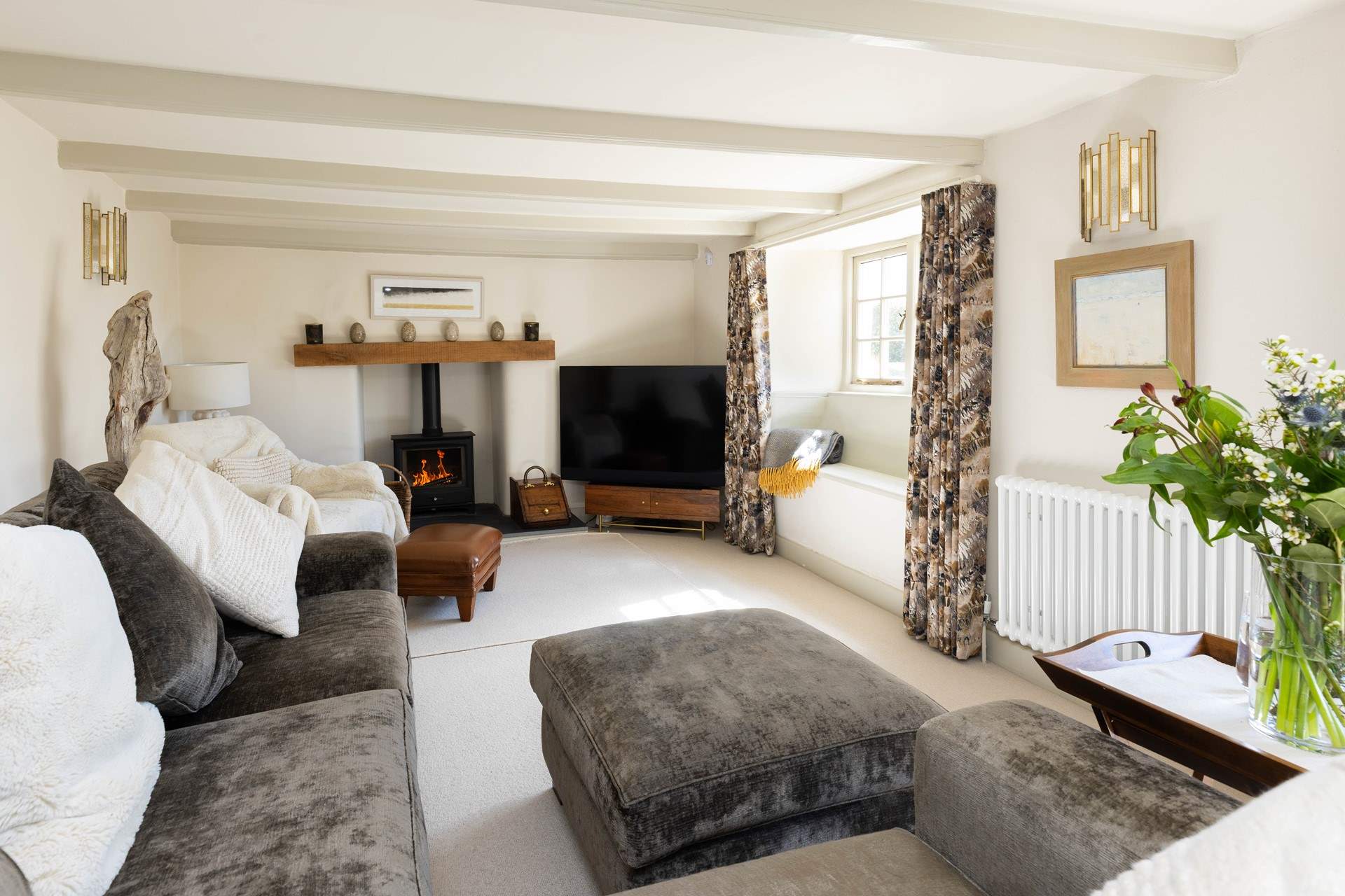 The boutique sitting-room is ever so stylish. 