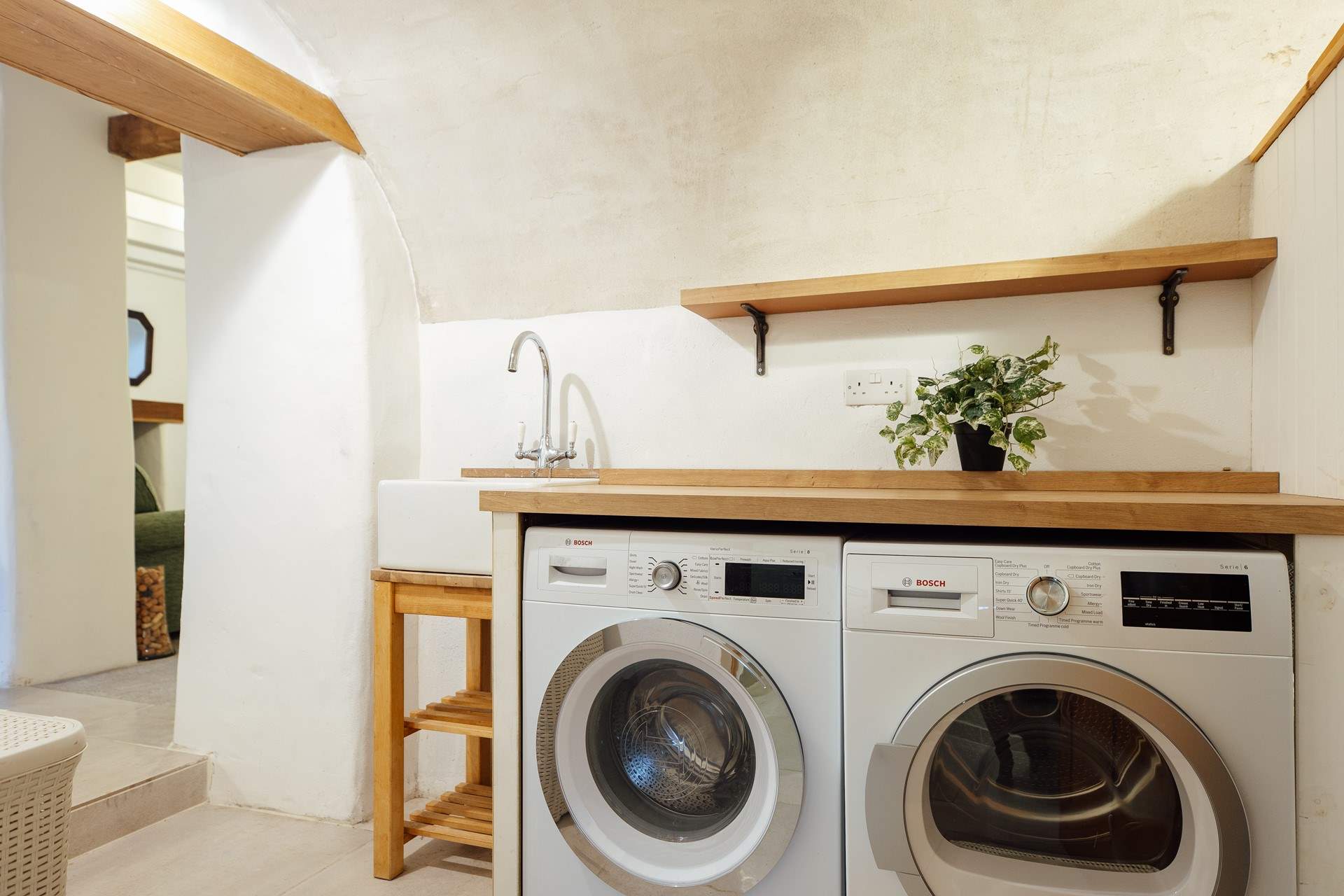 Formerly the captain's cellar, you'll love the quirky walls and quality renovation of Cwtch y Rhos. The utility-area is pretty handy too. 