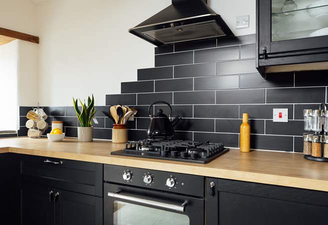 Choose to dine in, or stroll to the many good eateries in Fishguard. 