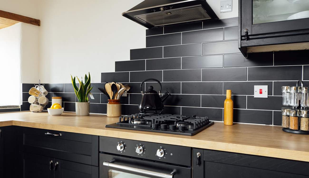 Choose to dine in, or stroll to the many good eateries in Fishguard. 