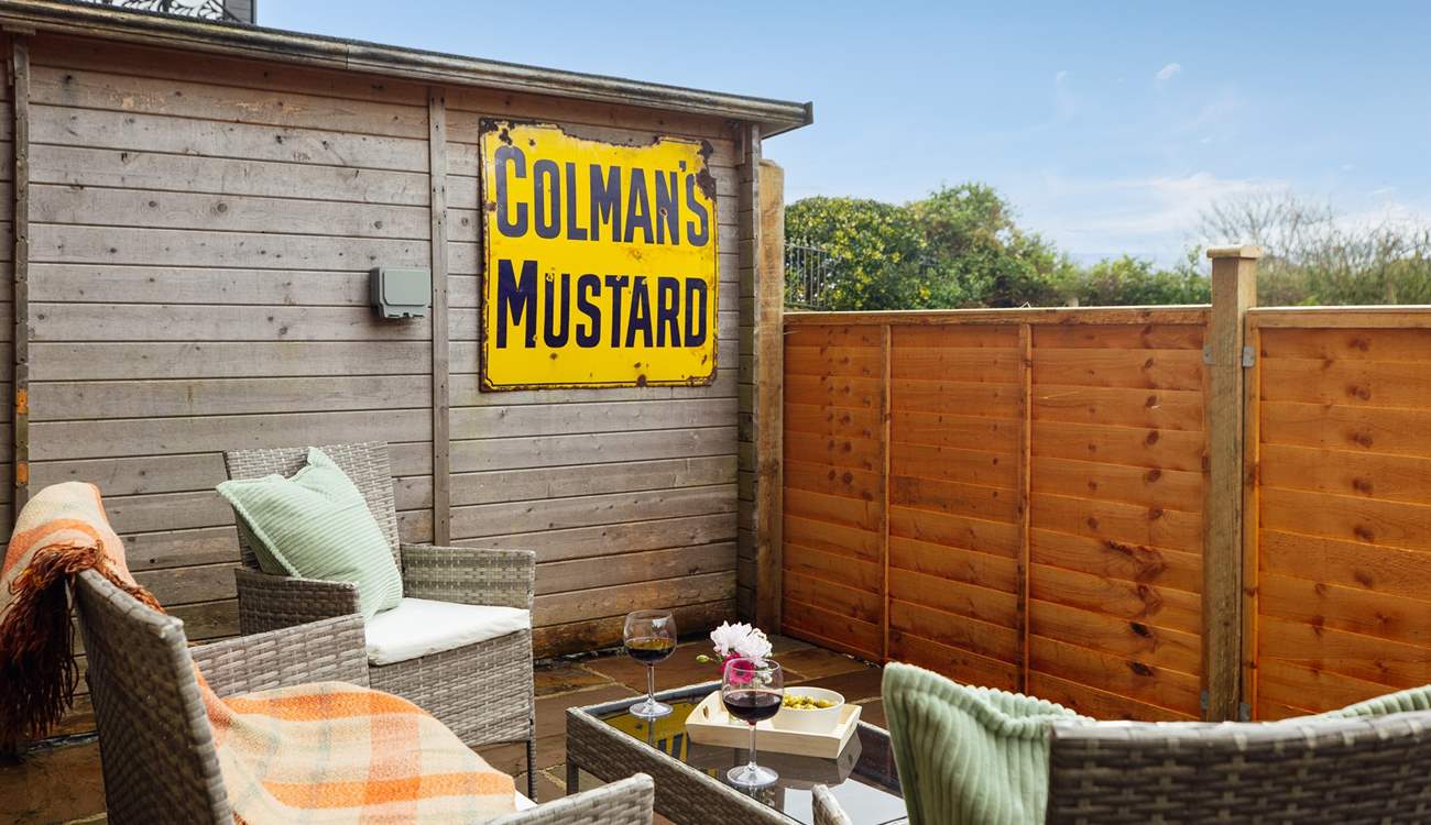 Coffee in the morning sun, or a sundowner on a starry night. Bliss. 