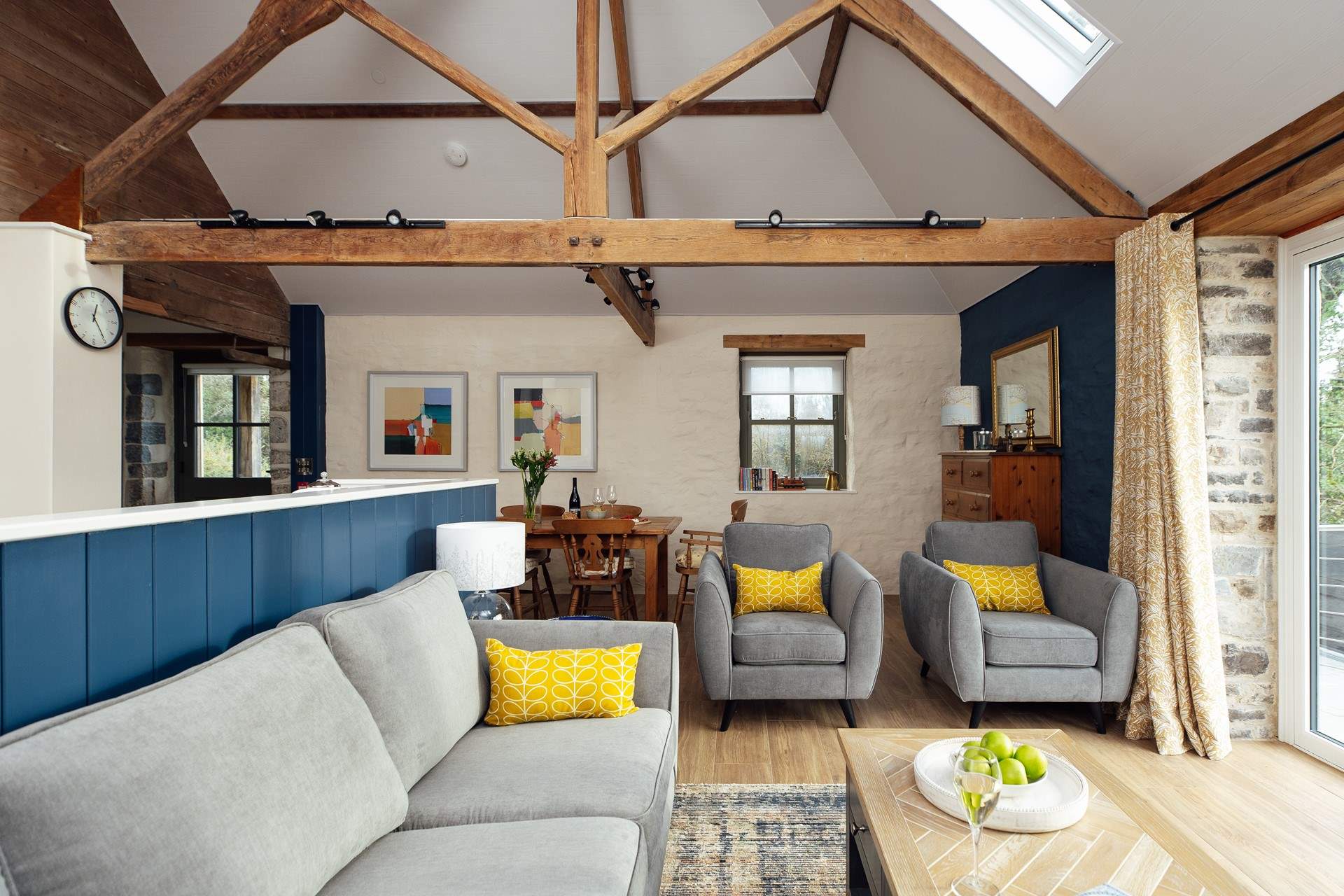 Take in the spellbinding rural views or just step outside into the luxurious hot tub. 