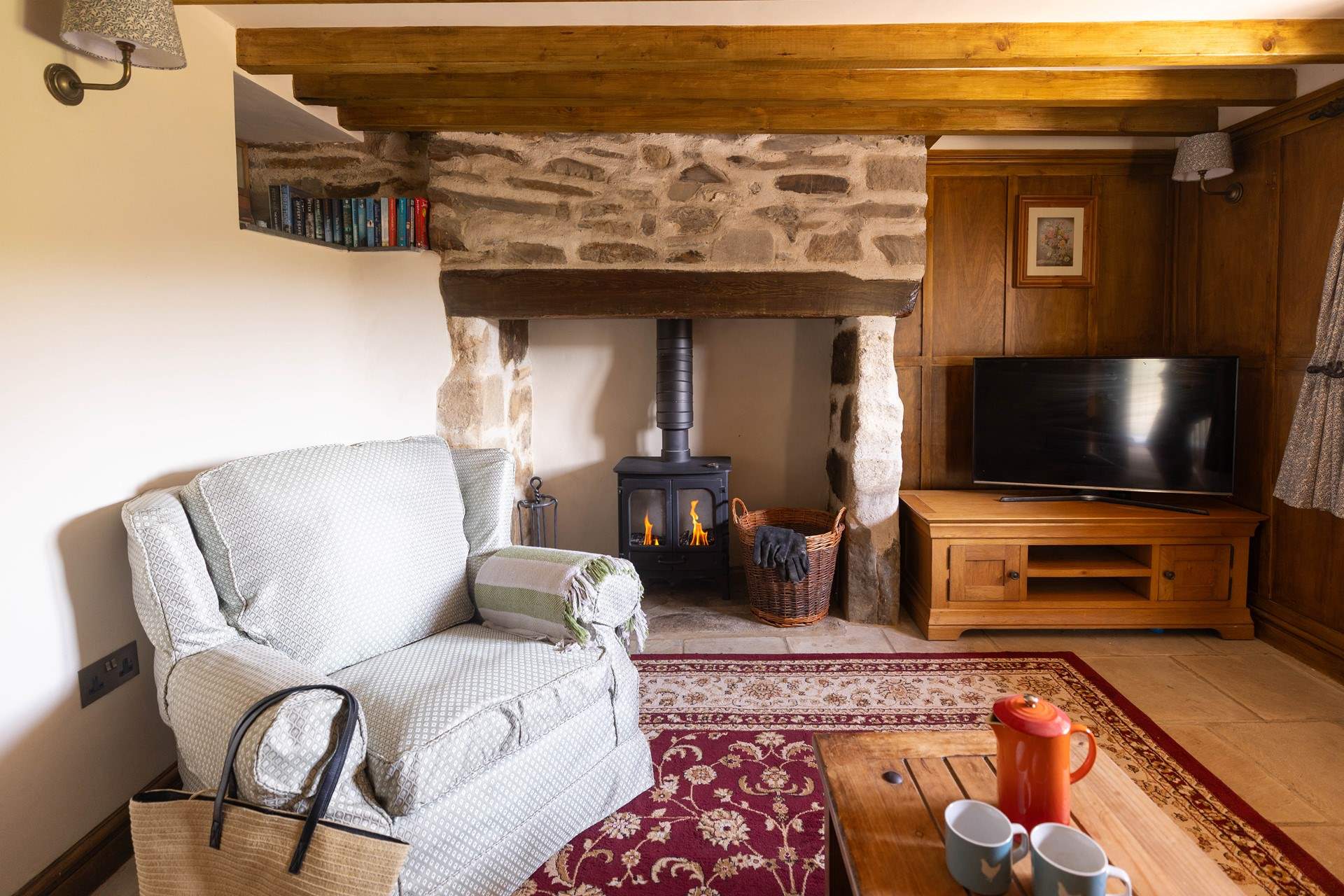 The super cosy sitting-room. 