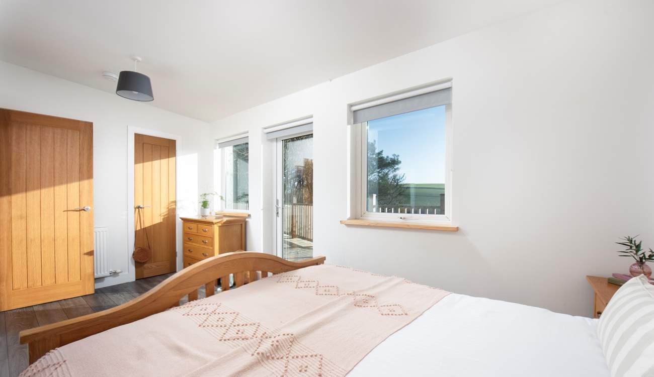 Light‑filled comfort to start and end your day