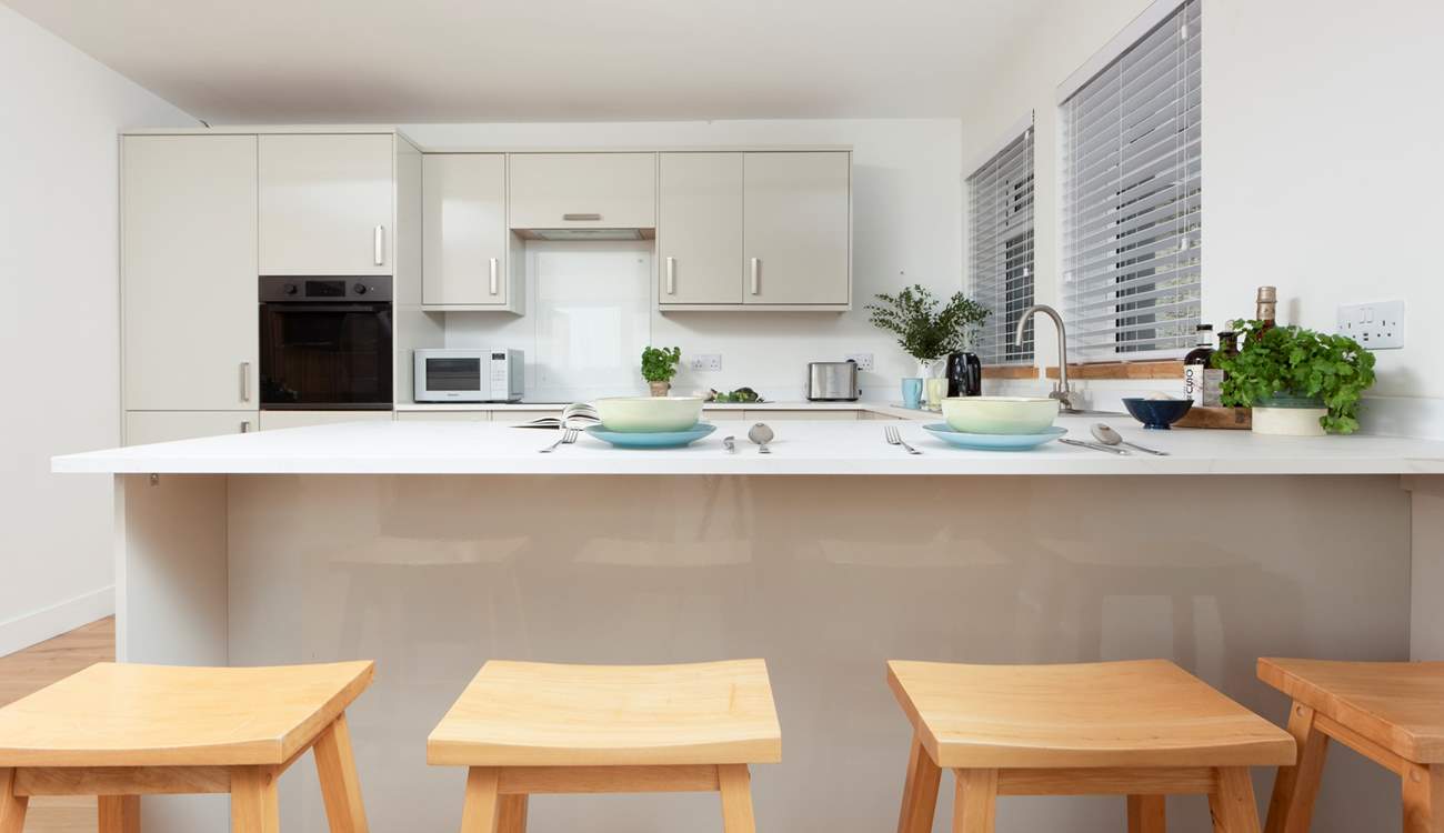 Take a pew at the breakfast bar and enjoy good food, good company and unhurried days.