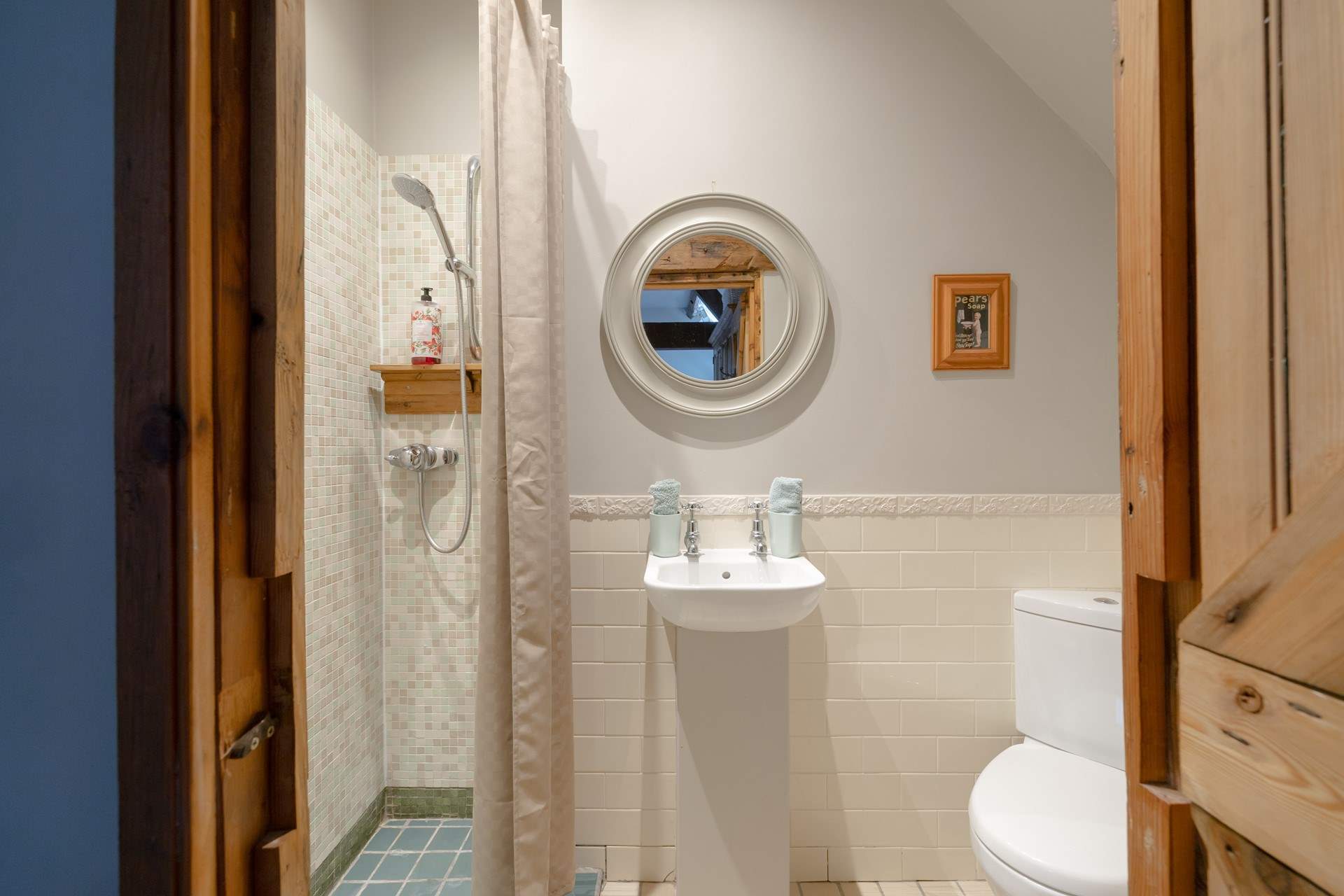 And another en suite.