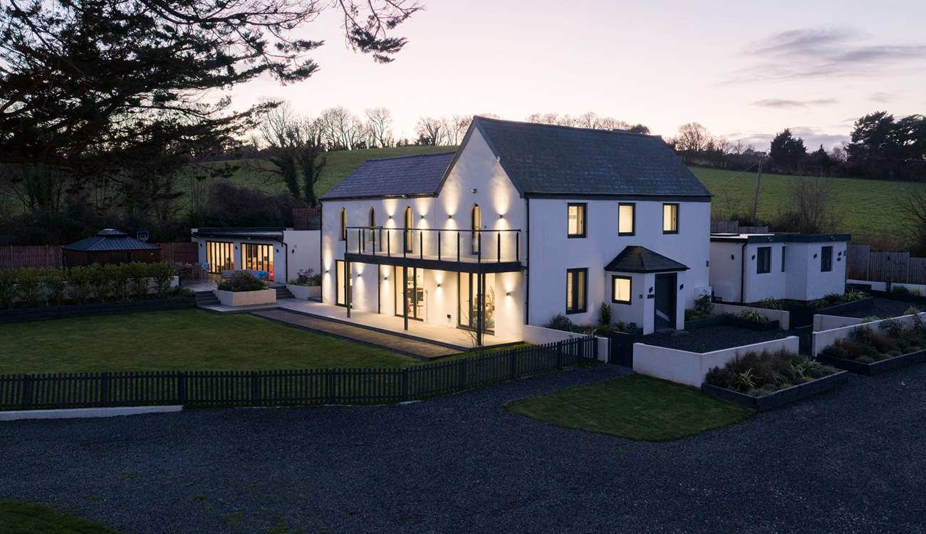 The games-room is a separate building and sits to the left of Boathyde.