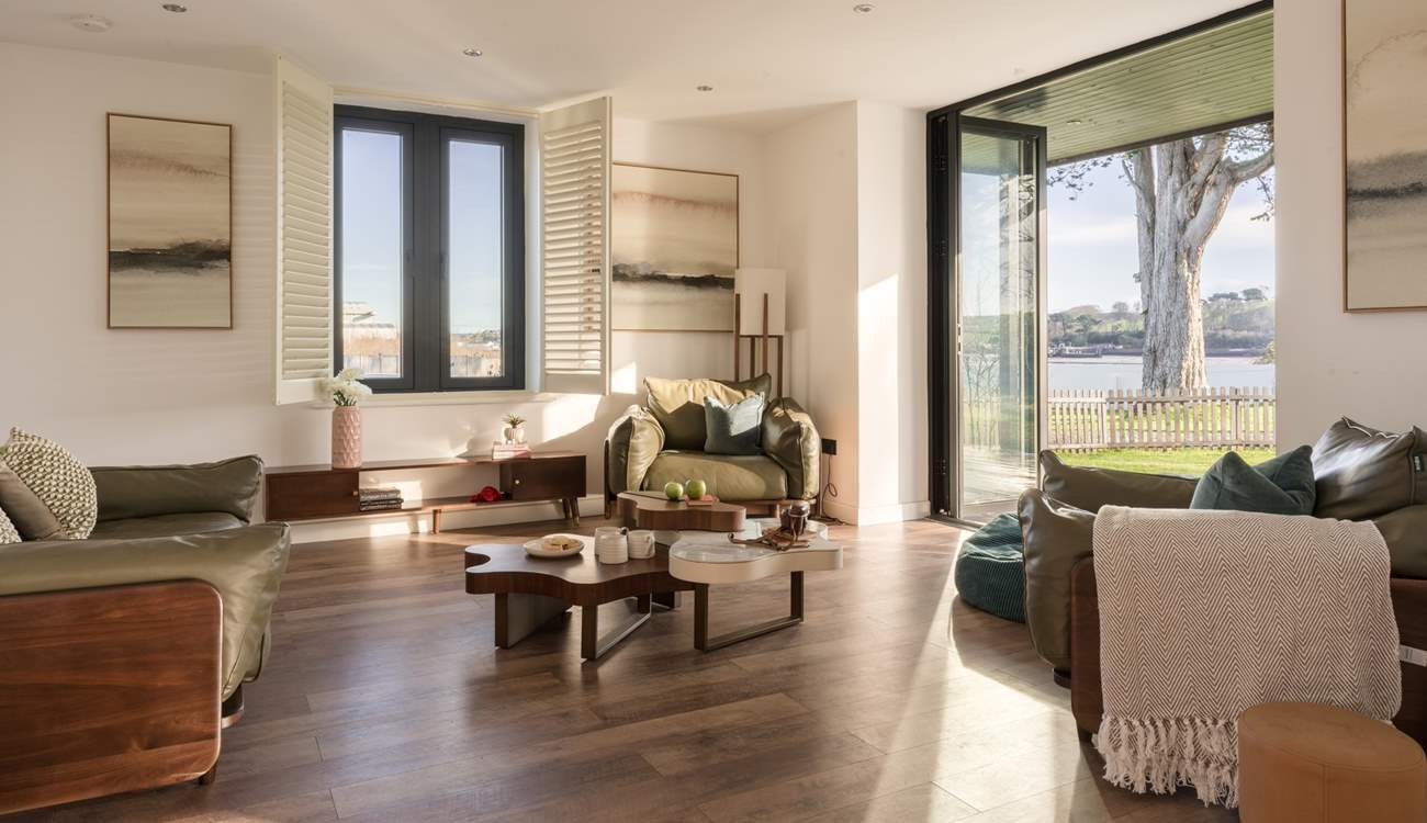 An ever-changing picture thanks to the tide coming and going.