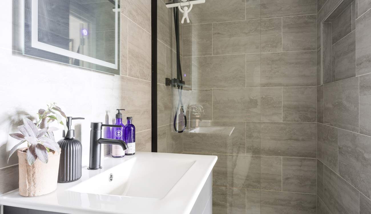 Yet another en suite shower-room.