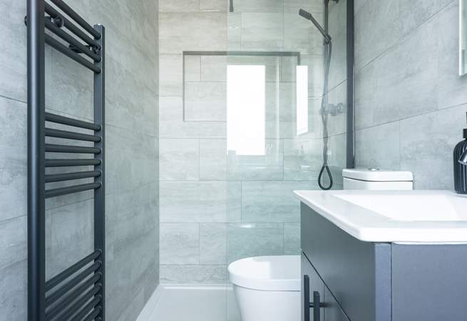 Your towels will be toasty warm thanks to the heated towel rail.