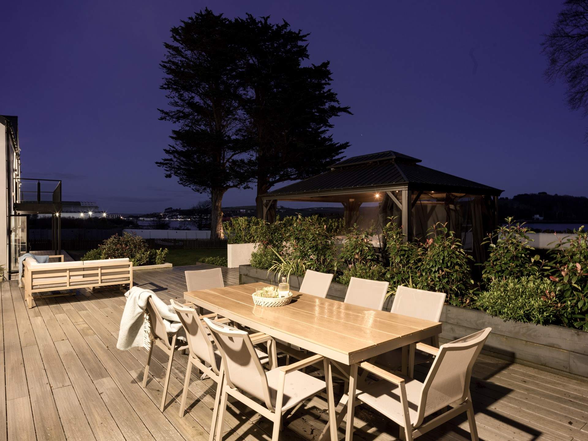 As the sun sets and the stars appear it's time to talk into the night.