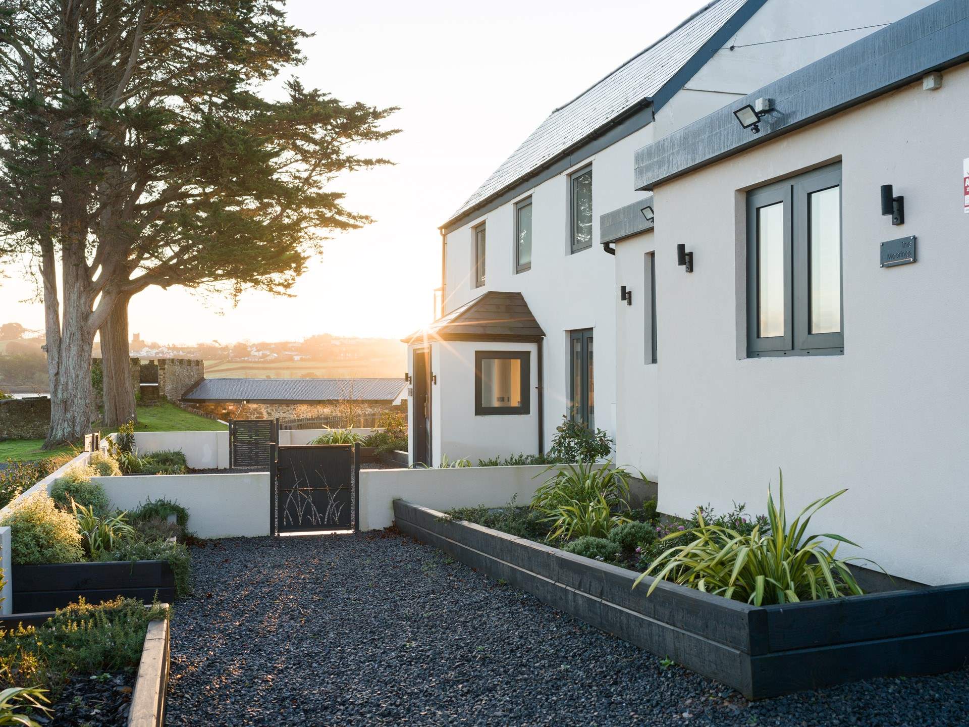 When booking The Moorings and Boathyde together, simply open the gate to link the houses.