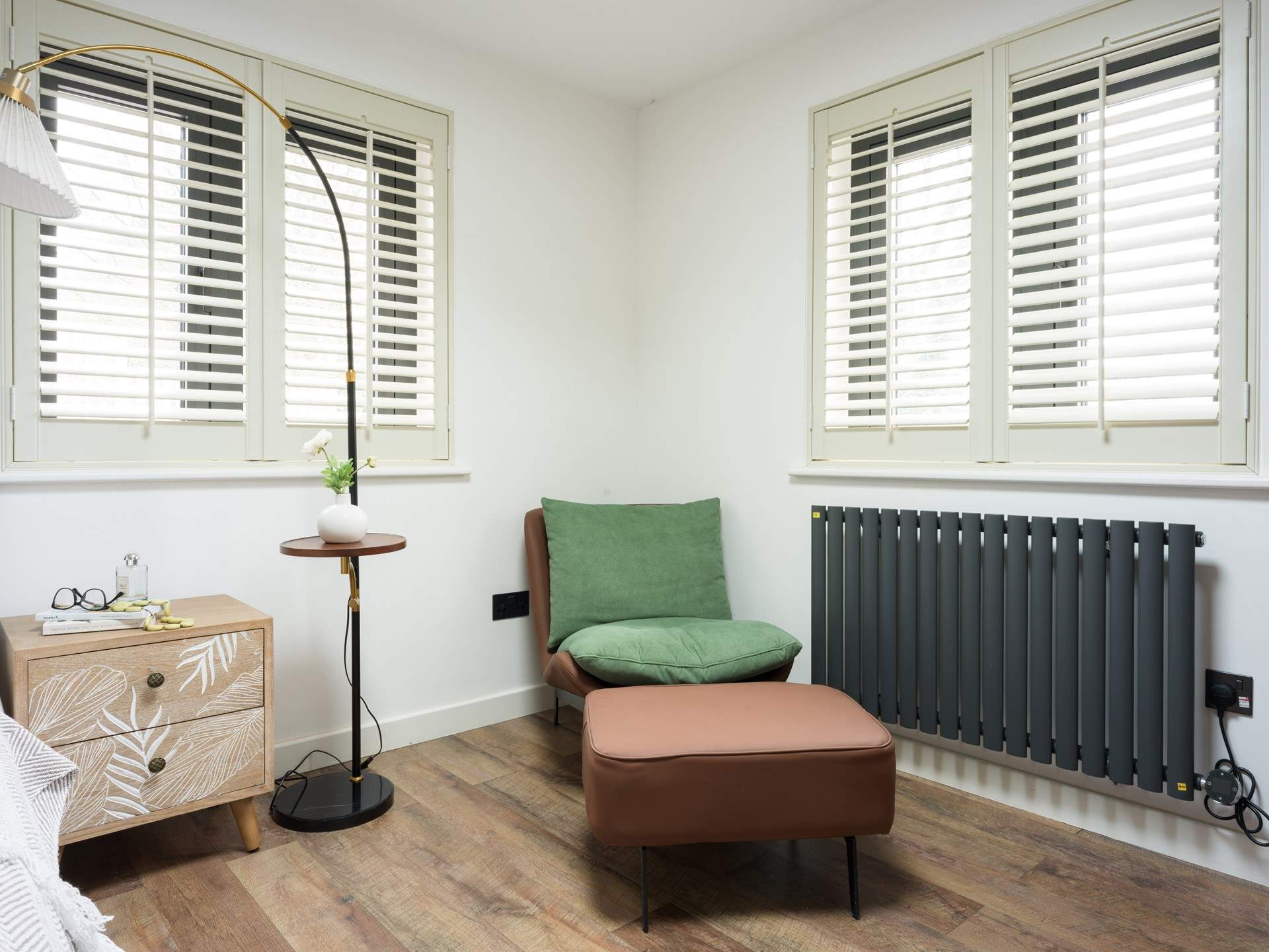 Yet another spot to nose dive into a holiday read.