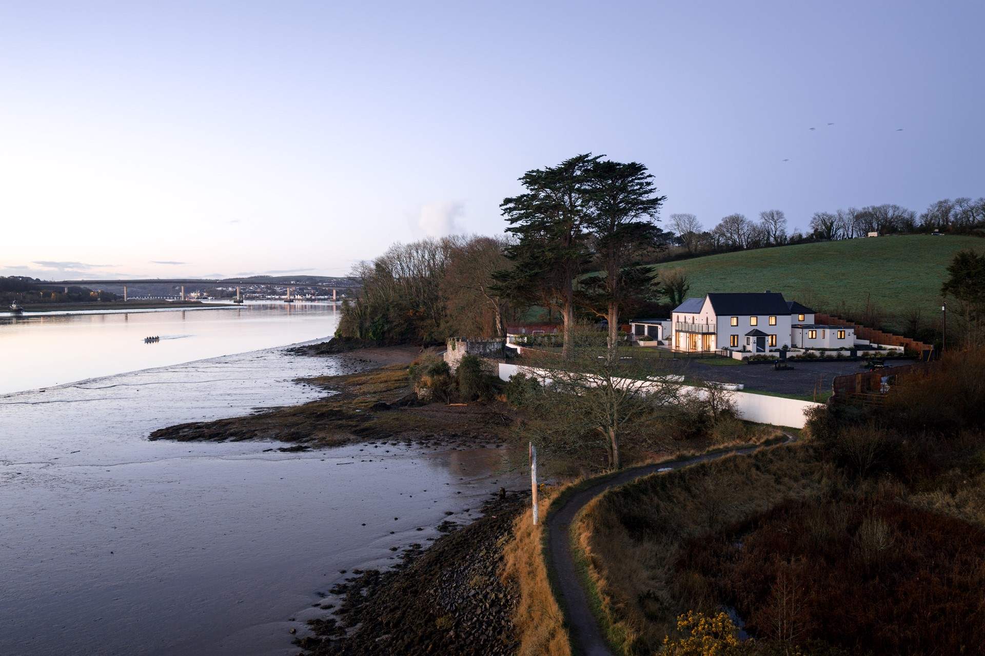 The Moorings sits in private grounds on the South West Coast Path.  Please note, The Moorings sits to the right of the main house Boathyde - both can be booked together.