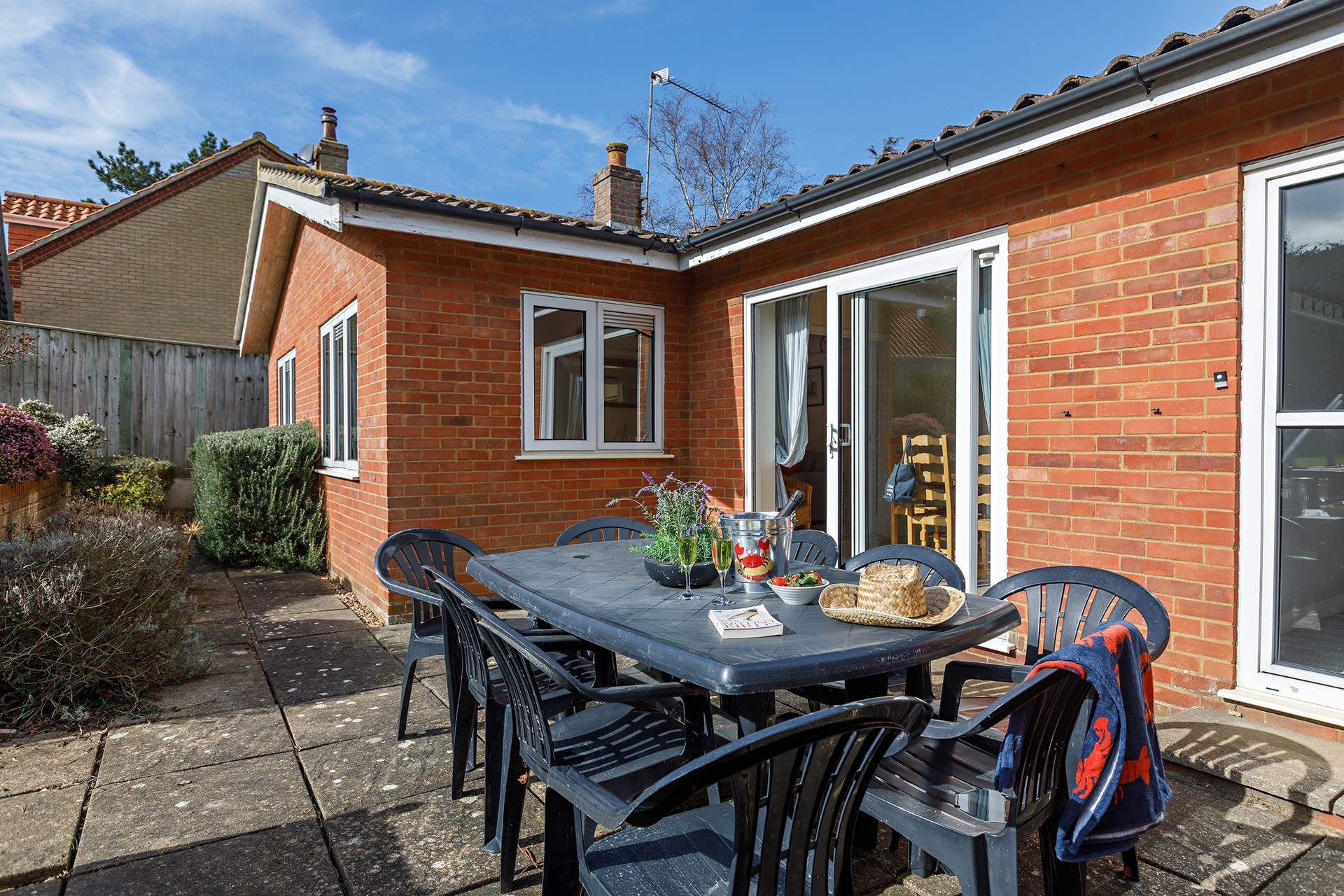 Al fresco dining and barbecues in the summer, what's not to like!