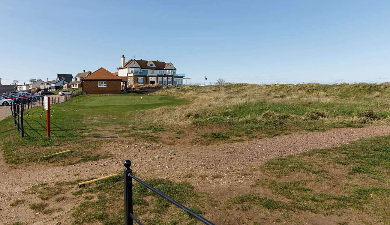 Just two minutes from Harecroft is the Links Golf Club with a footpath leading to a lovely walk by the beach huts towards Holme-next-the -Sea.